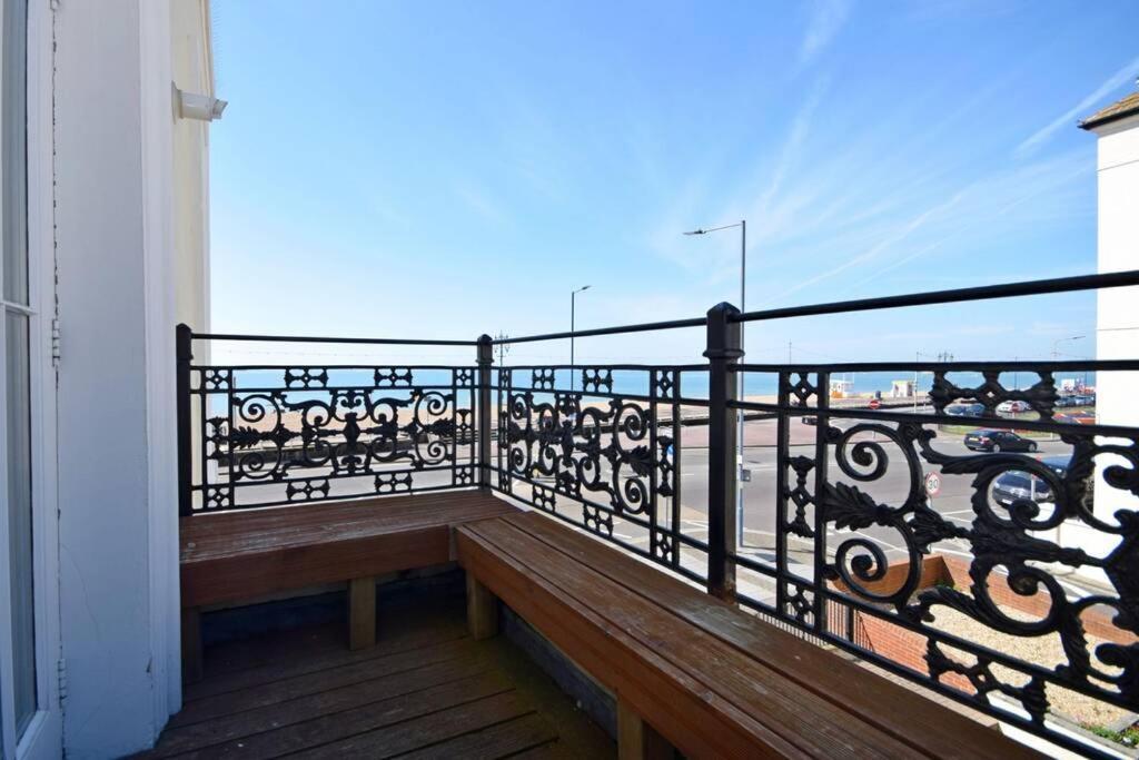 Appartement Spacious 3 Bedroom Beachfront With Amazing Sea Views! Portsmouth