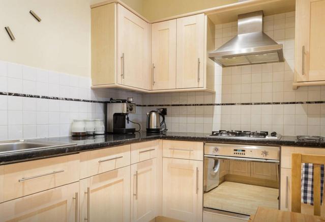 Spacious 3 Bedroom Beachfront With Amazing Sea Views! Appartement Portsmouth